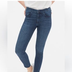 GAP Women’s Mid Rise Favorite Jegging Size 12
